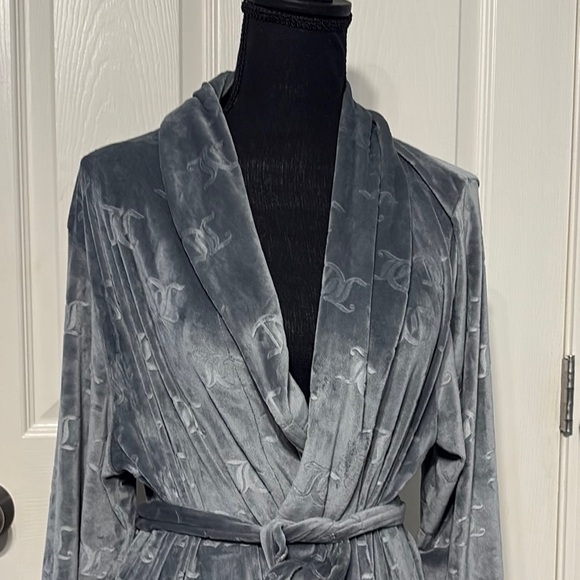Juicy Couture Gray Robe - Picture 2 of 6